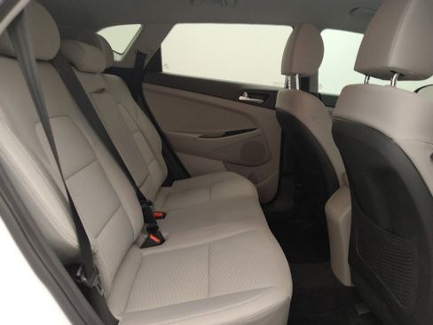 Used 2019 Hyundai Tucson SE image 19