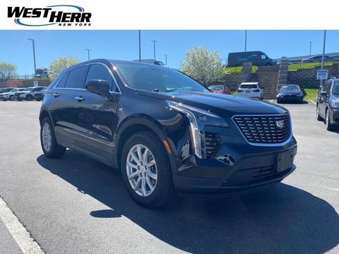 Used 2023 Cadillac XT4 Luxury w/ Cold Weather Package FWD image 1