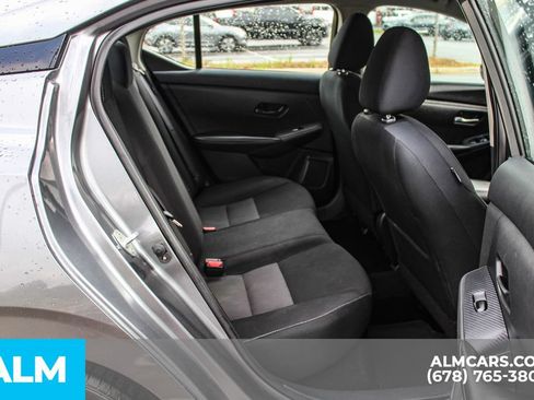 Used 2024 Nissan Sentra SV FWD image 18