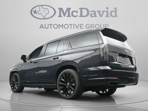 Used 2026 Cadillac Escalade Platinum Sport w/ LPO, ONYX Package AWD/4WD image 28