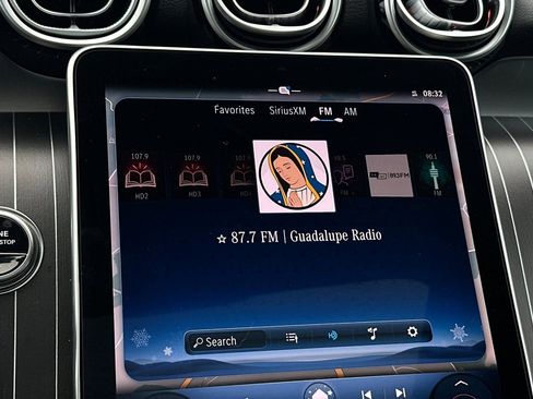 Certified 2025 Mercedes-Benz GLC 300 image 33