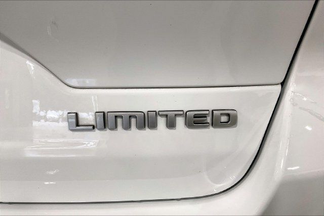 Used 2024 Jeep Grand Cherokee Limited AWD/4WD image 10