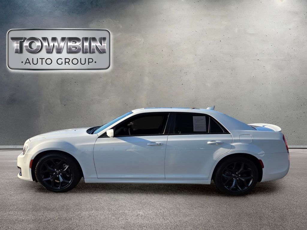 Used 2023 Chrysler 300 S w/ Comfort Group RWD image 7