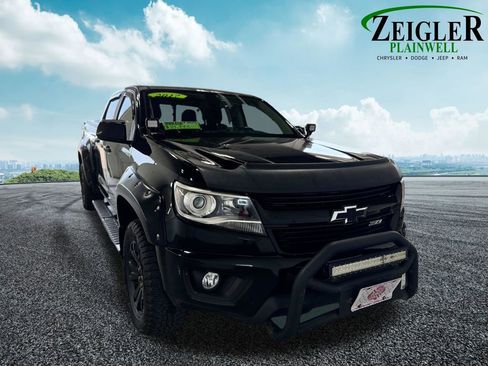 Used 2017 Chevrolet Colorado Z71 w/ Z71 Midnight Edition AWD/4WD image 8