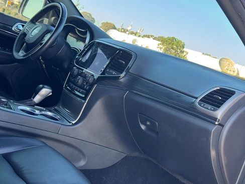 Used 2019 Jeep Grand Cherokee Limited image 53