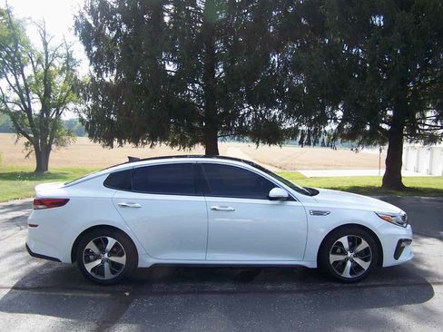 Used 2019 Kia Optima S w/ S Panoramic Sunroof Package image 1