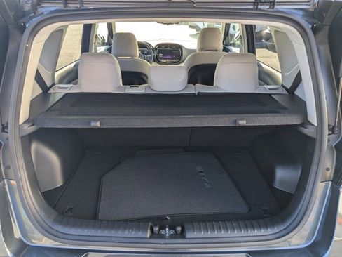 Used 2025 Kia Soul EX image 16