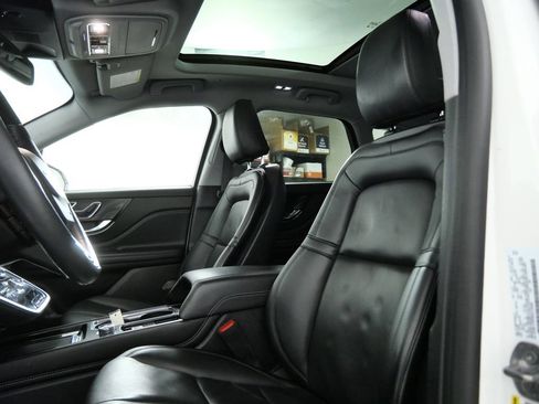 Certified 2022 Lincoln Corsair AWD w/ Premium Package image 16