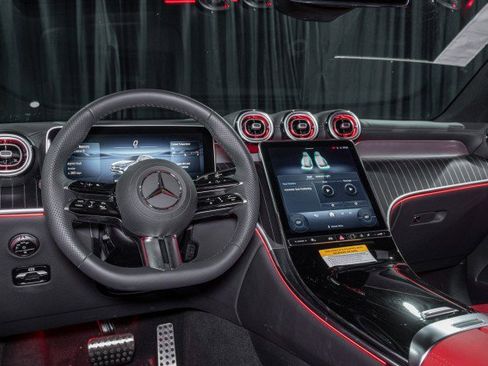 New 2025 Mercedes-Benz GLC 300 4MATIC image 18