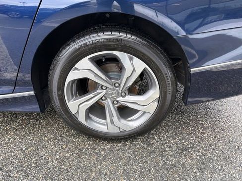 Used 2018 Honda Accord EX image 18
