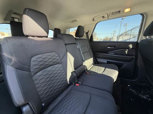 Used 2022 Nissan Pathfinder SV image 25