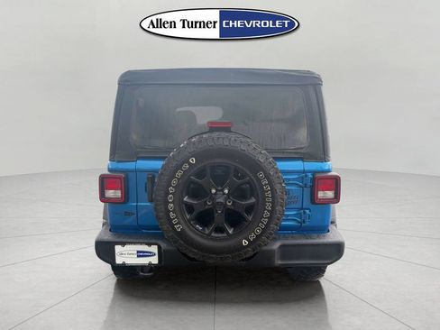 Used 2022 Jeep Wrangler Sport AWD/4WD image 5