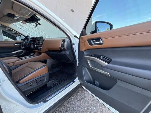 Certified 2023 Nissan Pathfinder Platinum w/ Cargo Package image 22