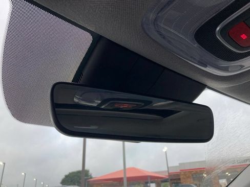Used 2025 Hyundai Elantra Limited FWD image 24