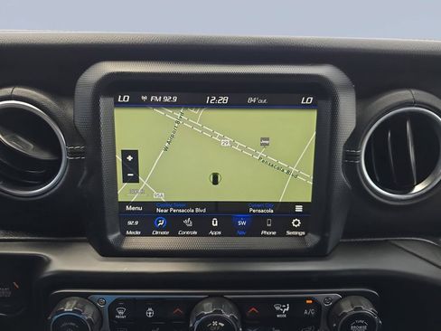 Used 2022 Jeep Wrangler Unlimited Sahara w/ Cold Weather Group AWD/4WD image 16