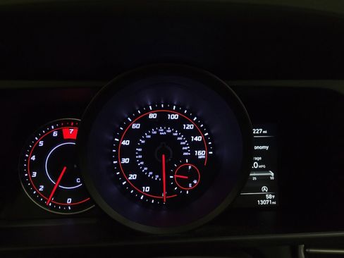 Used 2023 Hyundai Elantra SE FWD image 23