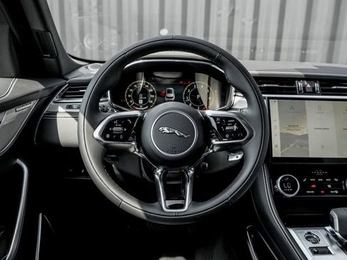 New 2026 Jaguar F-PACE R-Dynamic S image 17