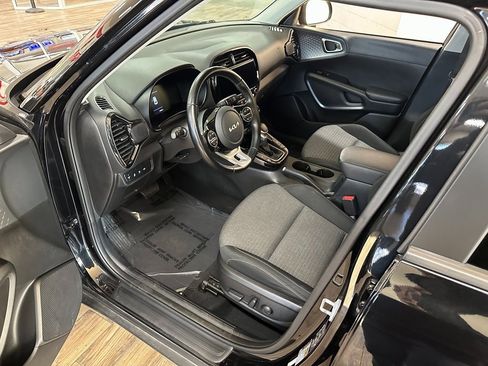 Used 2023 Kia Soul EX image 10