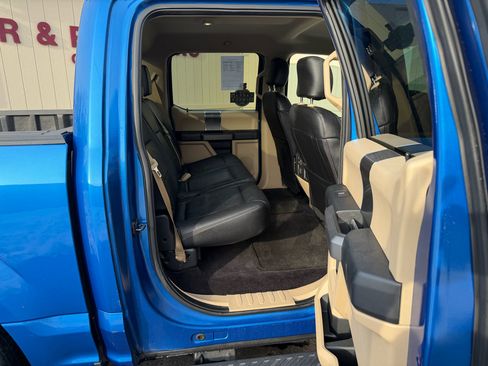 Used 2015 Ford F150 XLT w/ Equipment Group 302A Luxury image 4