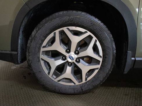 Used 2019 Subaru Forester Premium w/ All-Weather Package AWD/4WD image 9