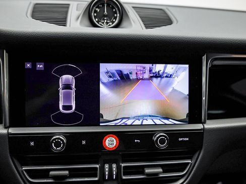 Used 2025 Porsche Macan image 29