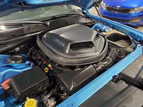 Used 2015 Dodge Challenger R/T Plus RWD image 40