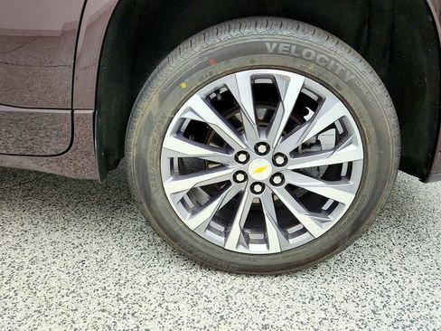 Used 2023 Chevrolet Traverse Premier w/ LPO, Floor Liner Package AWD/4WD image 9