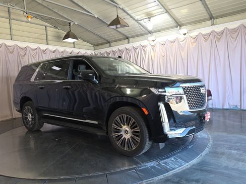 Used 2022 Cadillac Escalade ESV Luxury AWD/4WD image 10