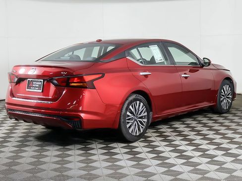 Used 2023 Nissan Altima 2.5 SV FWD image 7