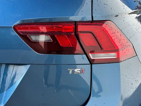 Used 2018 Volkswagen Tiguan SE image 12