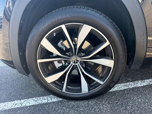 Used 2024 Volkswagen Atlas Cross Sport SEL Premium R-Line AWD/4WD image 30