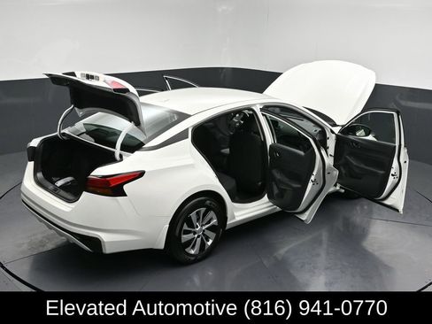 Used 2025 Nissan Altima 2.5 S FWD image 31