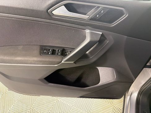 Used 2020 Volkswagen Tiguan S FWD image 9