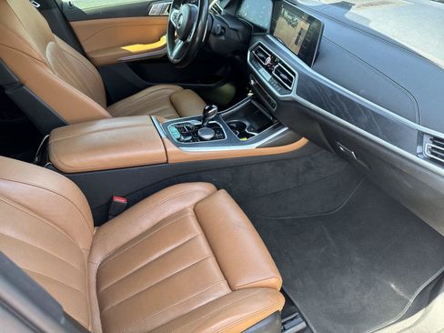 Used 2022 BMW X7 xDrive40i w/ M Sport Package AWD/4WD image 32