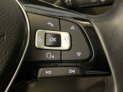 Used 2018 Volkswagen Tiguan SE w/ Panoramic Sunroof Package FWD image 21