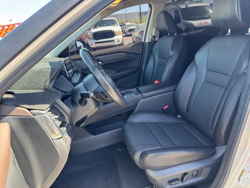 Used 2023 Nissan Rogue SV w/ SV Premium B Package FWD image 14