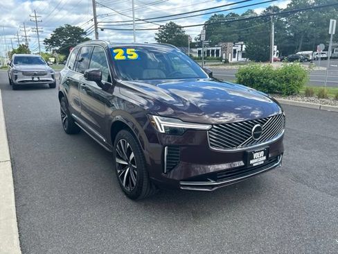Used 2025 Volvo XC90 B5 Core AWD/4WD image 6