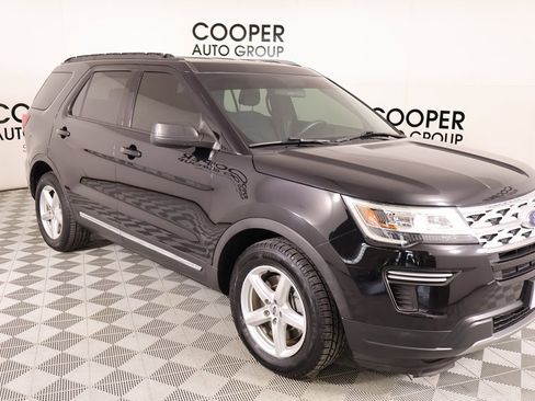 Used 2019 Ford Explorer XLT image 1