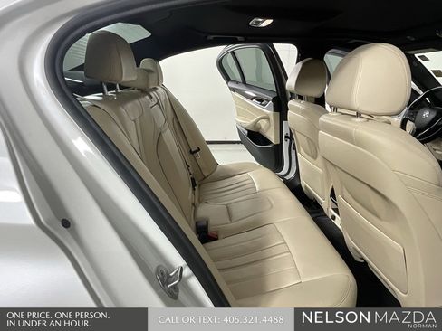 Used 2020 BMW 540i w/ Premium Package image 29
