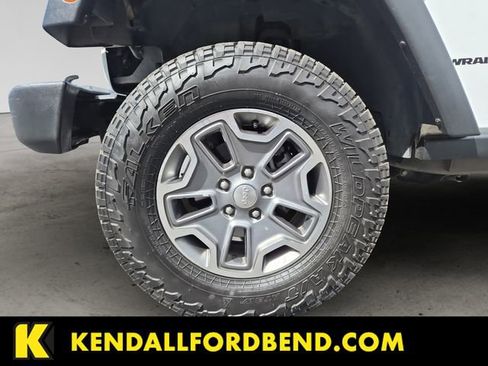 Used 2017 Jeep Wrangler Rubicon w/ Trailer Tow Group AWD/4WD image 14