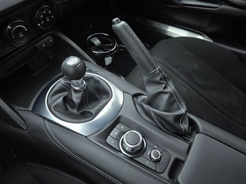 Certified 2024 MAZDA MX-5 Miata Club RWD image 15