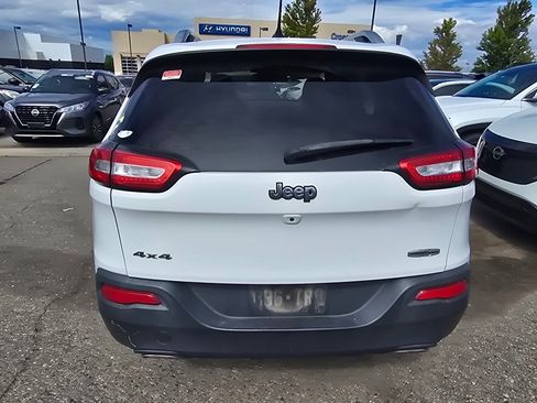 Used 2015 Jeep Cherokee Latitude AWD/4WD image 5