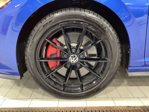 Used 2024 Volkswagen Jetta GLI 40th Anniversary Edition image 22