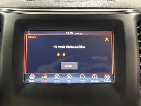 Used 2019 Jeep Cherokee Latitude Plus AWD/4WD image 6