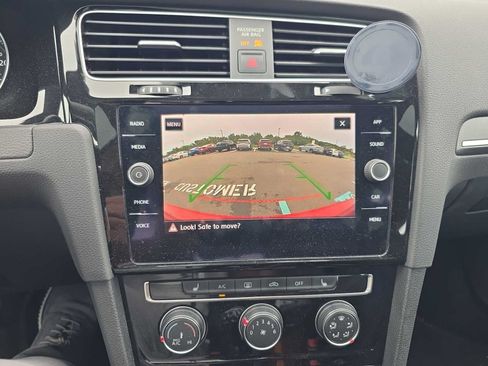 Used 2019 Volkswagen GTI SE FWD image 17