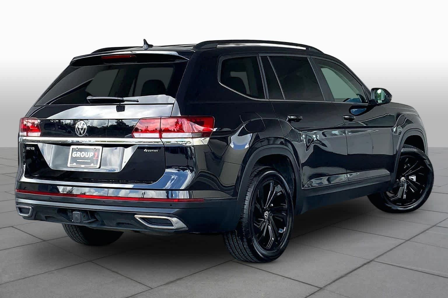Used 2023 Volkswagen Atlas SE w/ Black Wheel Package AWD/4WD image 13