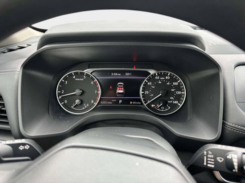 Used 2025 Nissan Rogue S AWD/4WD image 22