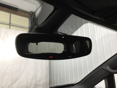 Used 2025 Chrysler Pacifica Limited image 21