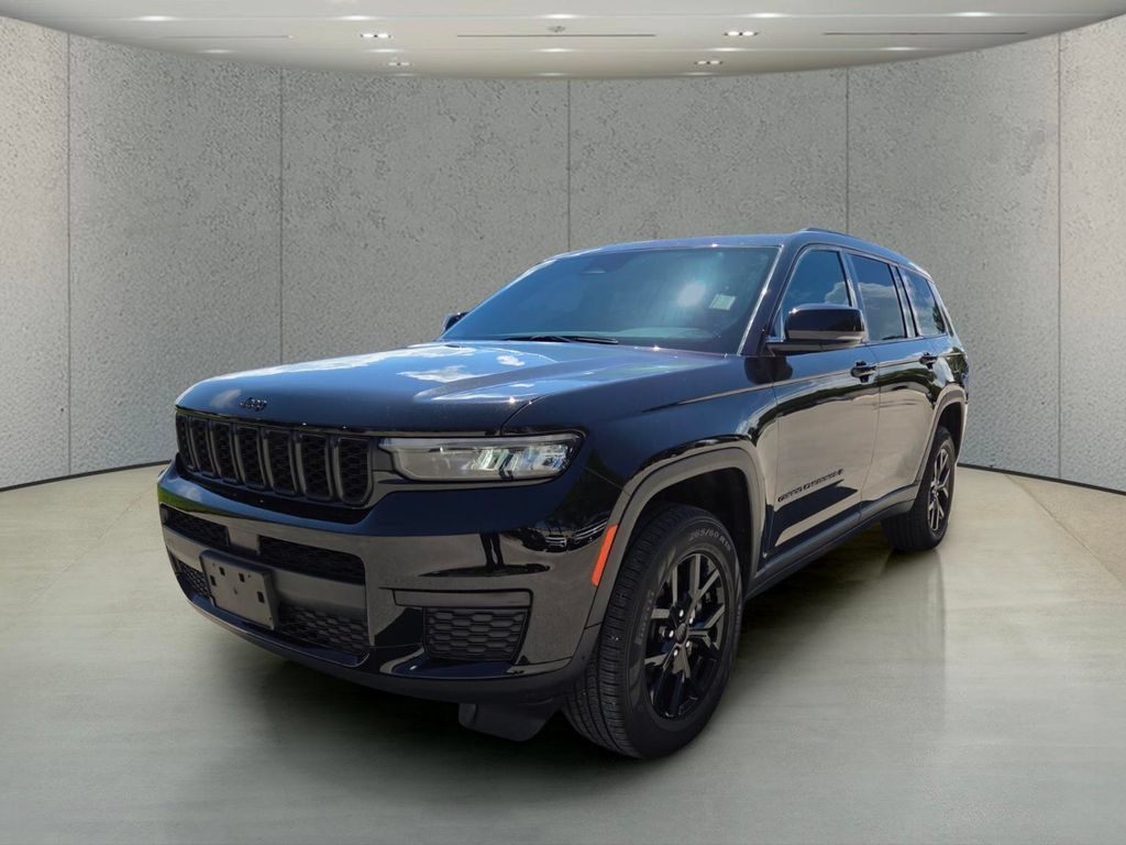 Used 2024 Jeep Grand Cherokee L Altitude AWD/4WD image 11