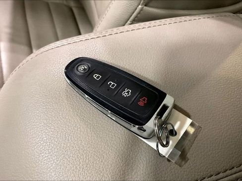 Used 2015 Ford Escape Titanium w/ Equipment Group 301A AWD/4WD image 10